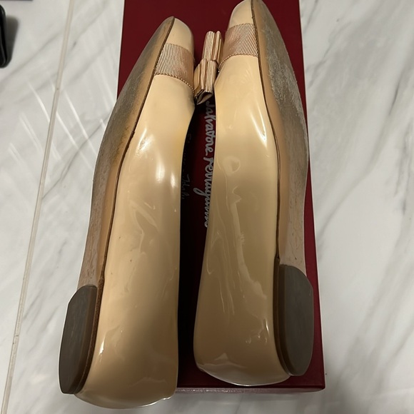 Salvadore Ferragamo Varina patent in New Bisque/Blush - Picture 5 of 6